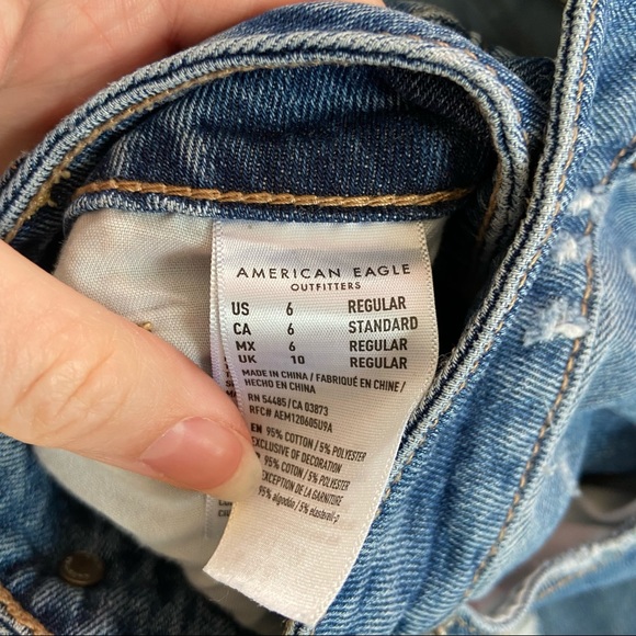 American Eagle Distressed Jeans - Picture 7 of 7